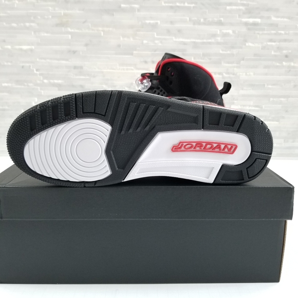 New JORDAN Spizike Sneakers - Picture 7 of 7